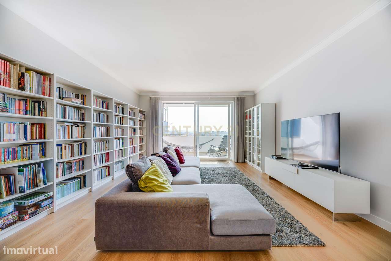 Fantástico T4 Alvalade com varandas, estacionamento e arrecadação-9