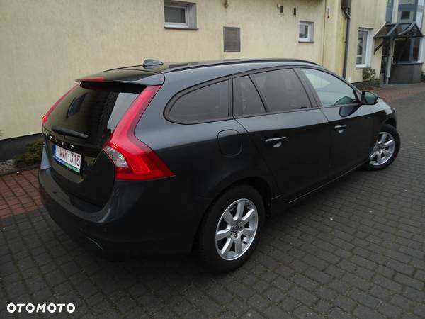 Volvo V60 D2 Momentum - 3