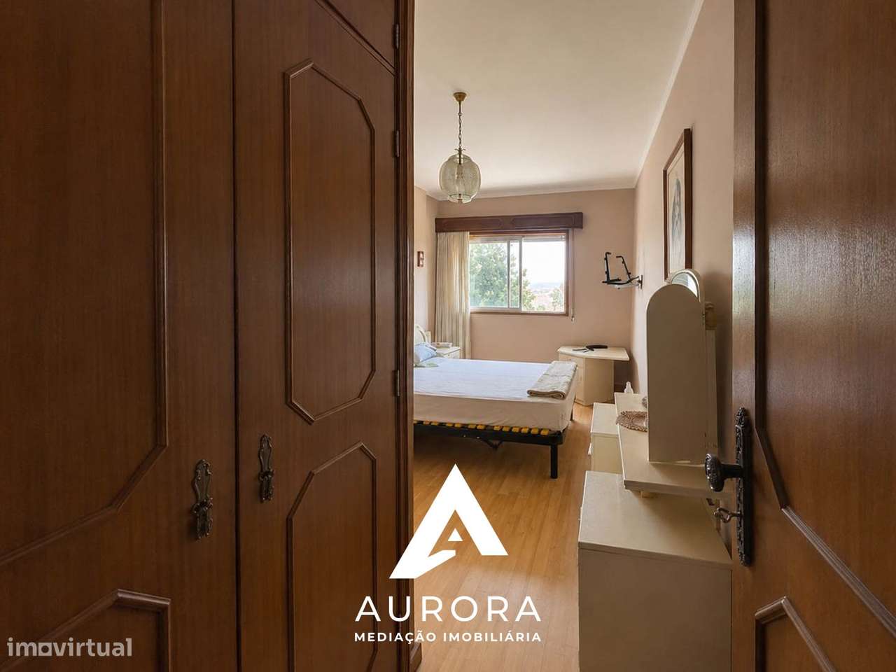 Apartamento T2 com excelente potencial de valorização-12