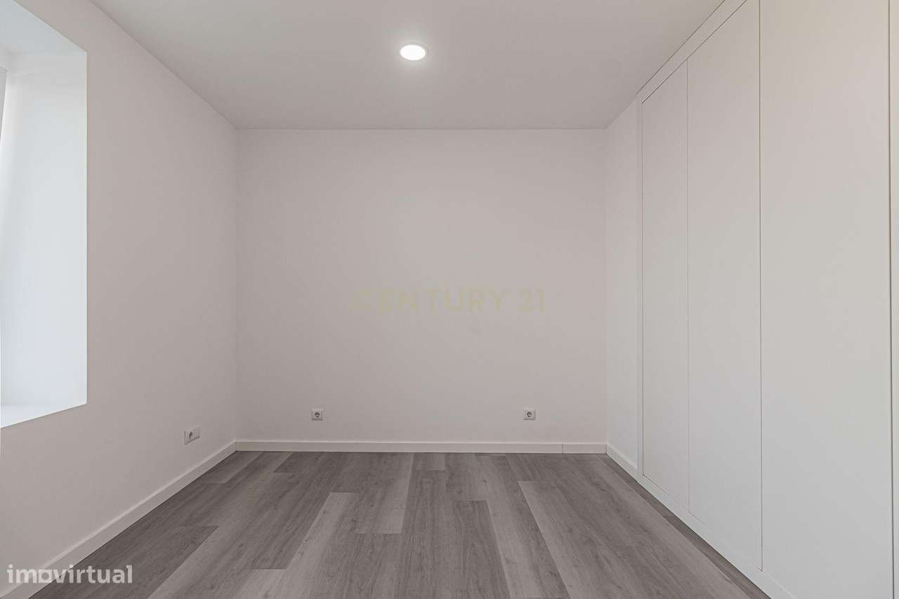 T1 TOTALMENTE REMODELADO COM LOGRADOURO | MOSCAVIDE | JUNTO À ESTAÇÃO-16