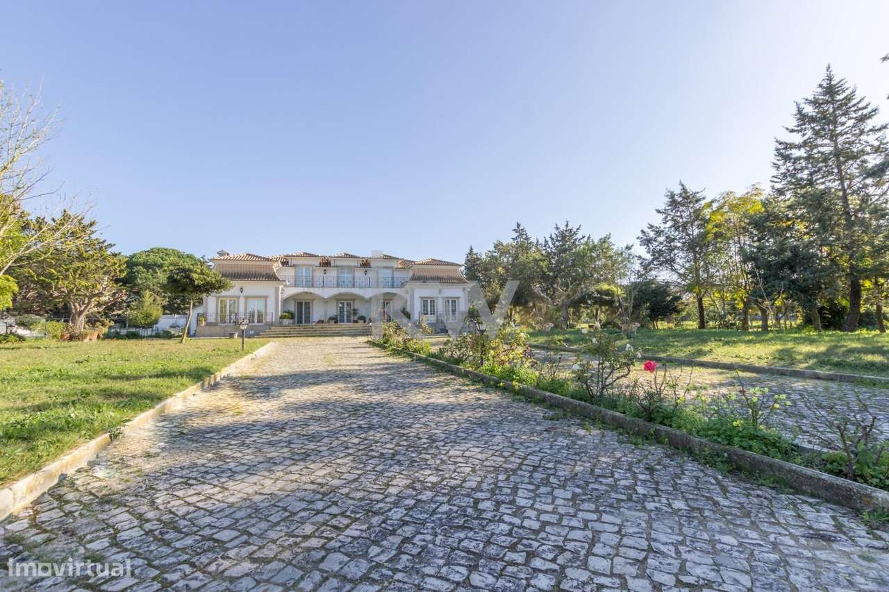 Palacete Exclusivo em Azeitão: Um Refúgio de Charme e Elegância - Grande imagem: 4/43