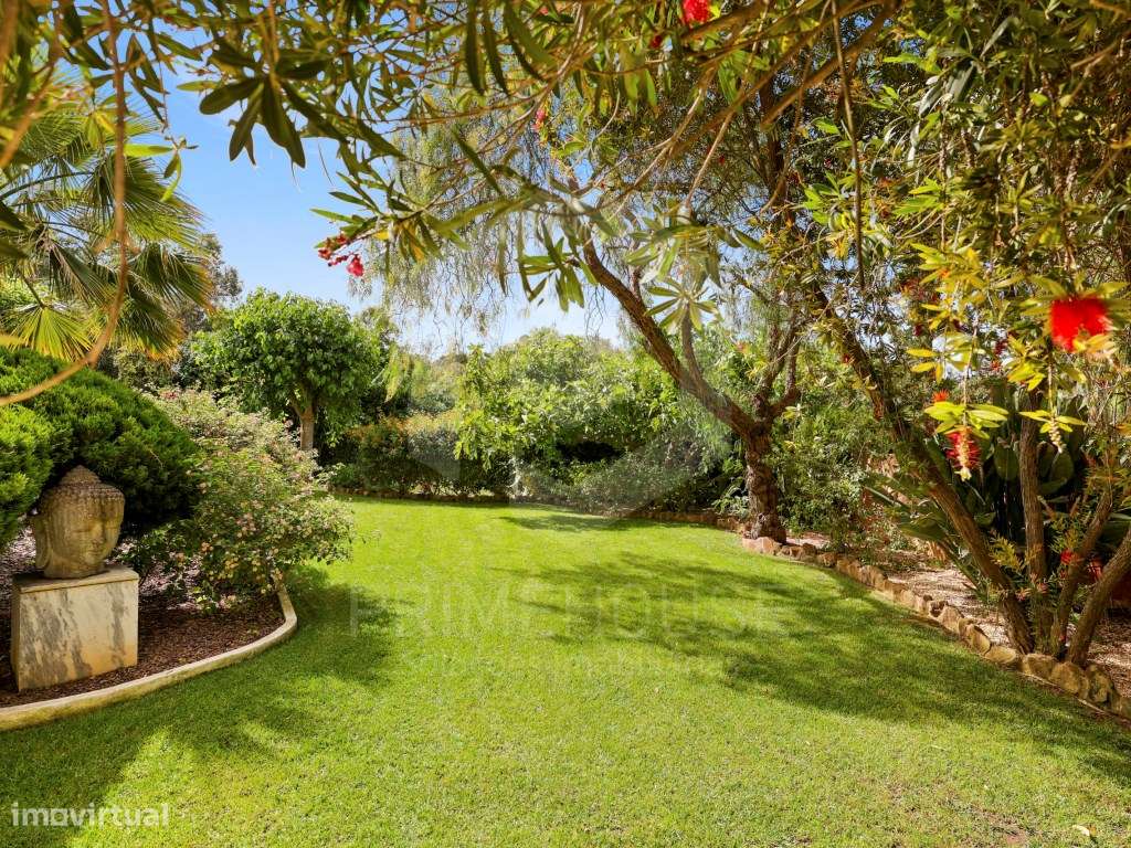 Villa T9 Exclusiva em Ferragudo com Alto Potencial de Rendimento-16