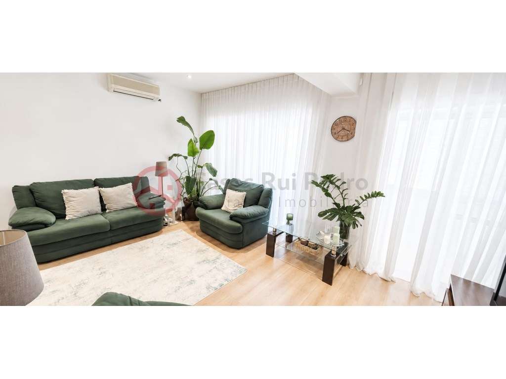 Apartamento T2 Remodelado em 2015 com Excelentes Áreas e Localizaçã...-13