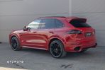 Porsche Cayenne - 4