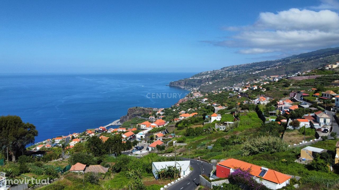 Terreno de 945m2 - Ribeira Brava - cota baixa