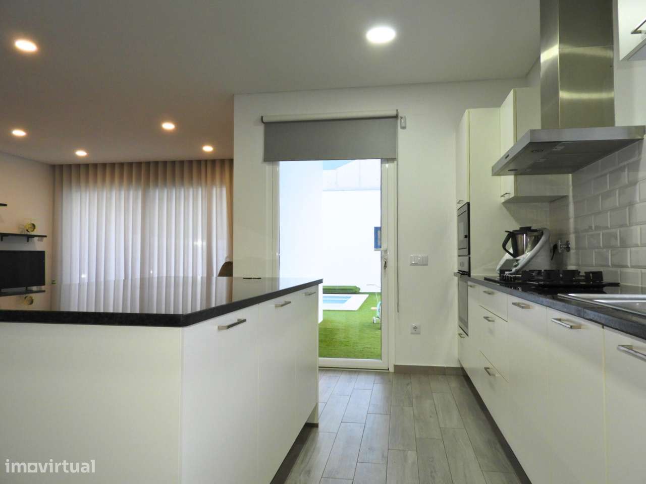 Moradia T4 Moderna com Piscina e Jardim – Santarém - Grande imagem: 5/18