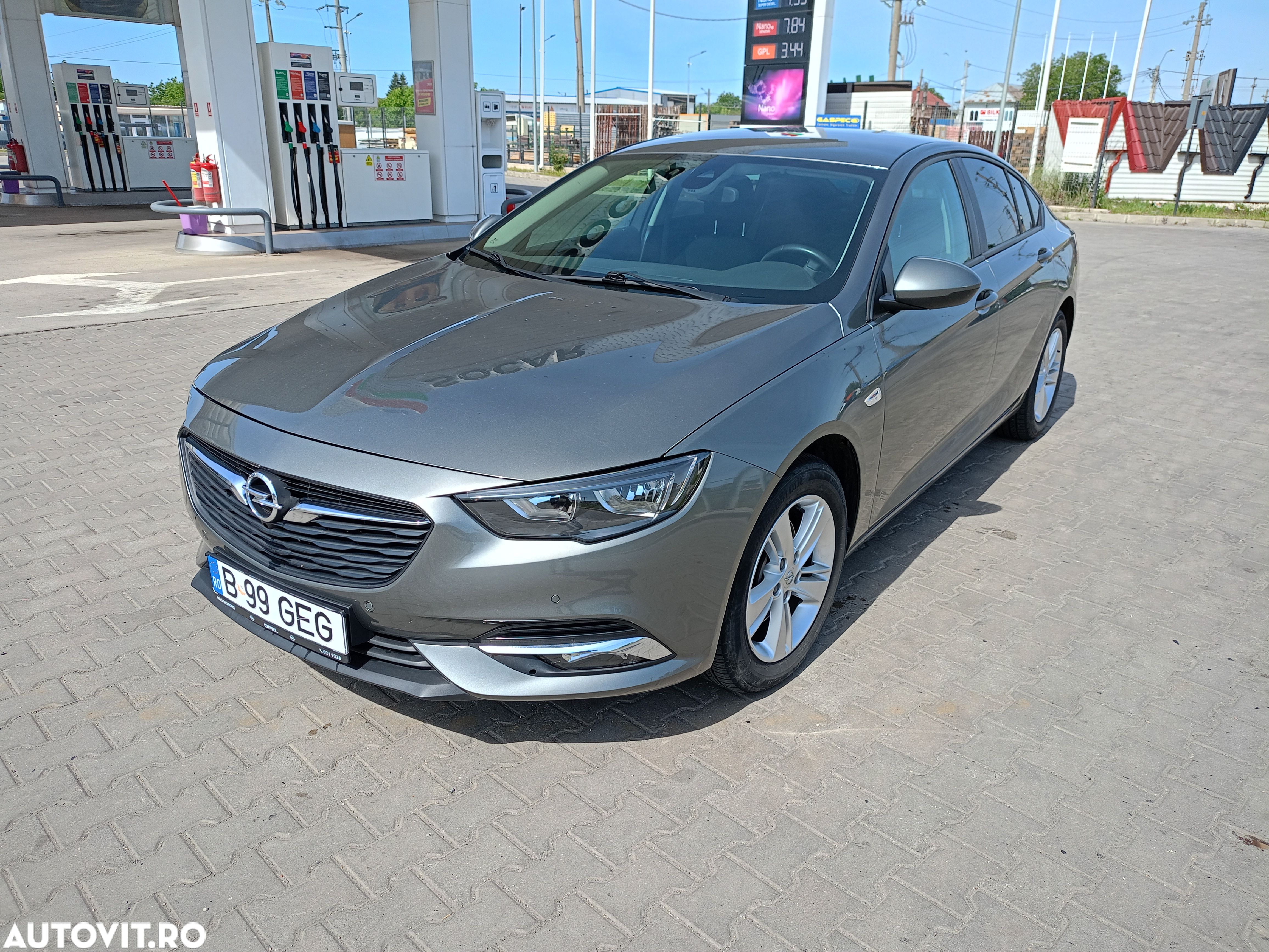 Opel Insignia - 1