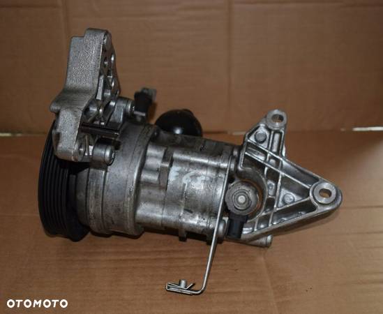 Pompa wspomagania BMW E60 E61E65 4.4-5lb - 2