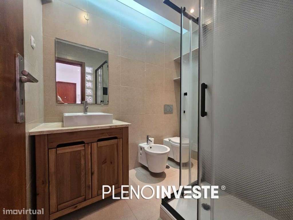 Apartamento T4 transformado em t3 na cova da piedade Almada-16