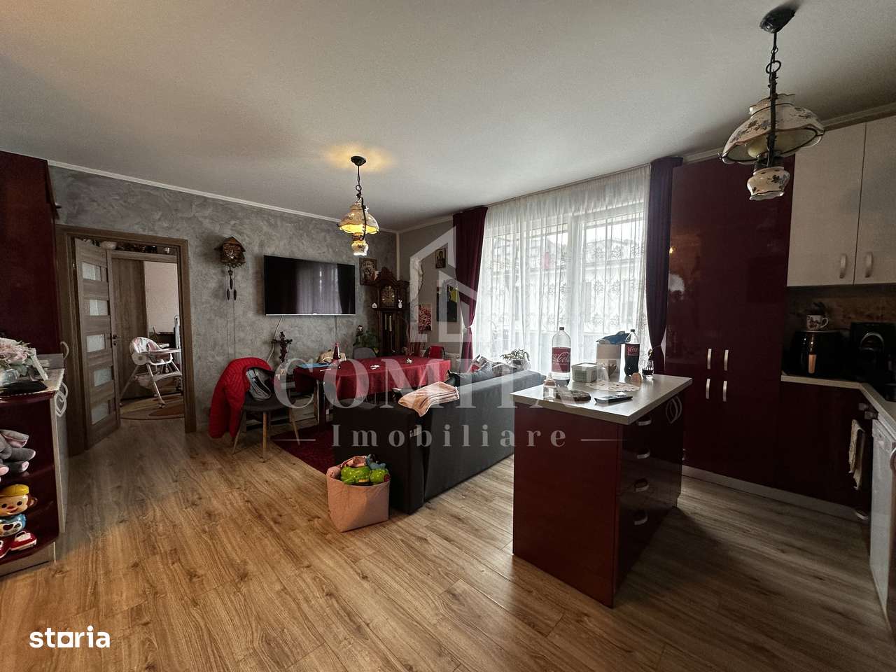 Apartament 3 camere | Etaj intermediar | Zona Str Teilor - Imagine principală: 2/13