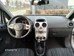 Opel Corsa 1.2 16V Cosmo - 9