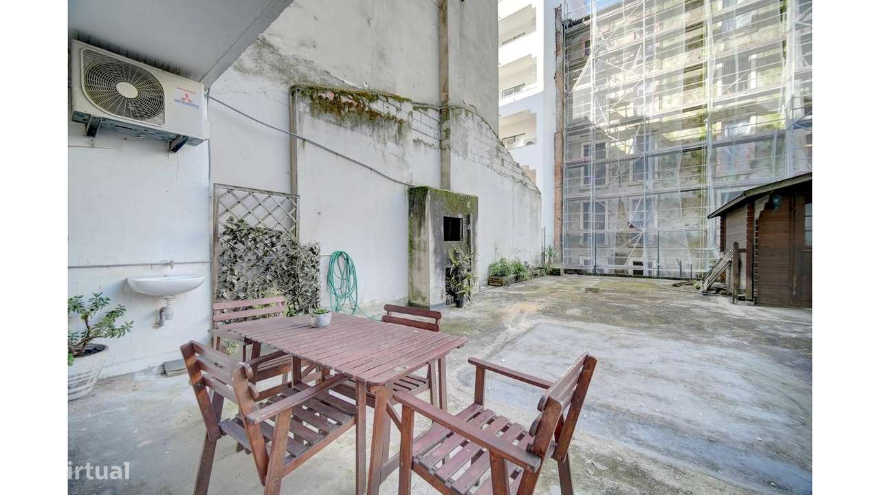 Apartamento T3 em Lisboa com terraço-8
