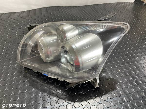 Lampa Przód Lewa TOYOTA AVENSIS II WYSYŁKA GWARANCJA ORYGINAŁ - 3