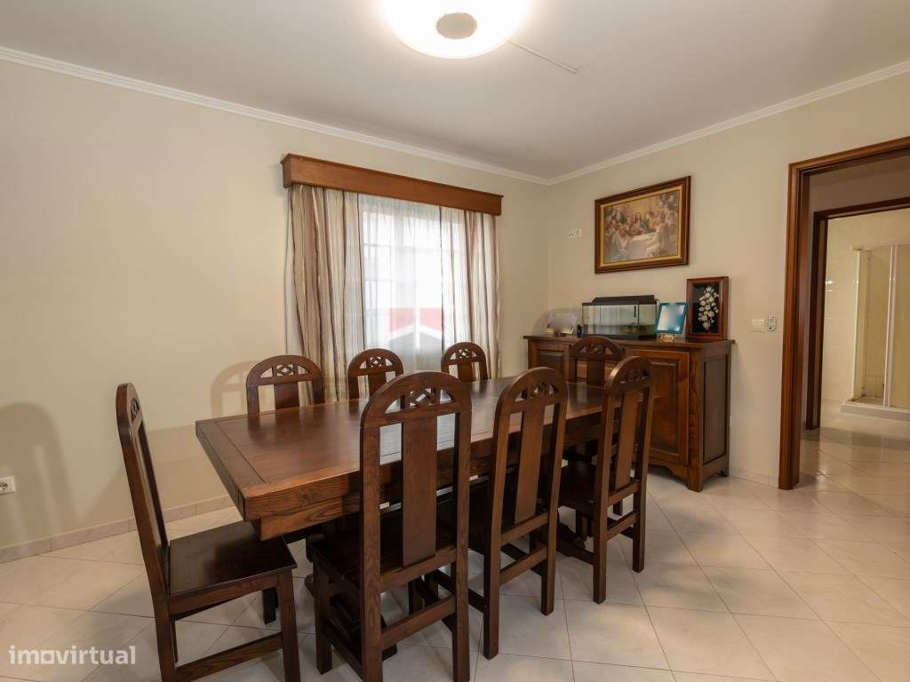 Moradia V4+1 próximo do Parque Urbano, São Pedro, Ponta Delgada-8