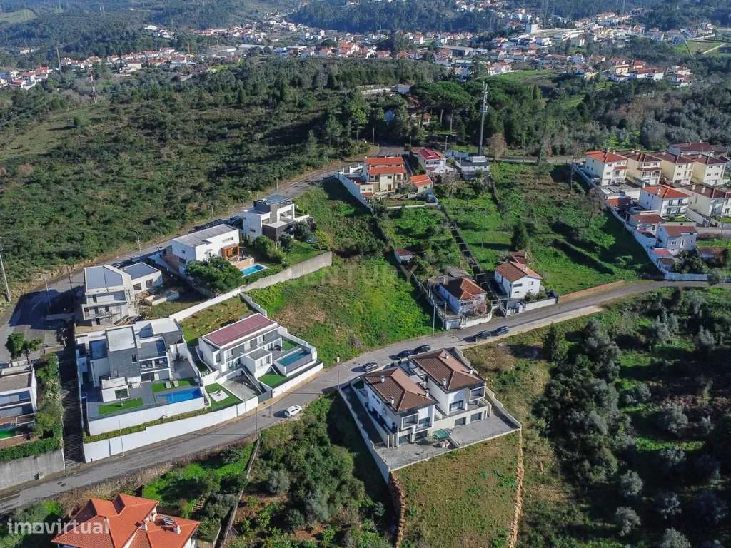 Oportunidade Única para a Sua Moradia de Sonho em Loteamento-5