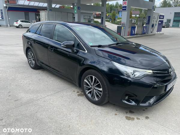 Toyota Avensis 2.0 D-4D Premium - 3