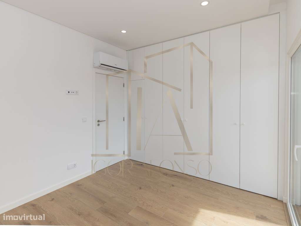 Moradia Geminada T3 com Suíte e Ótimo Espaço Exterior-28