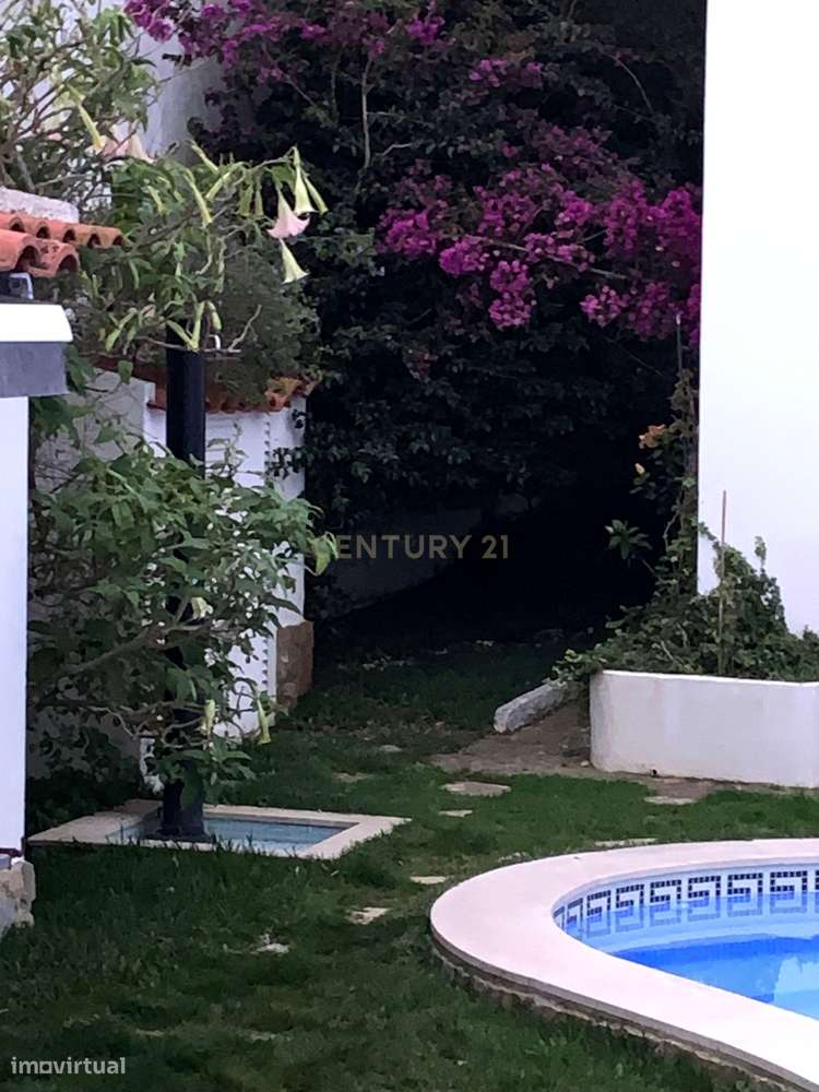 Moradia T5 renovada com piscina, perto da Ericeira.-13