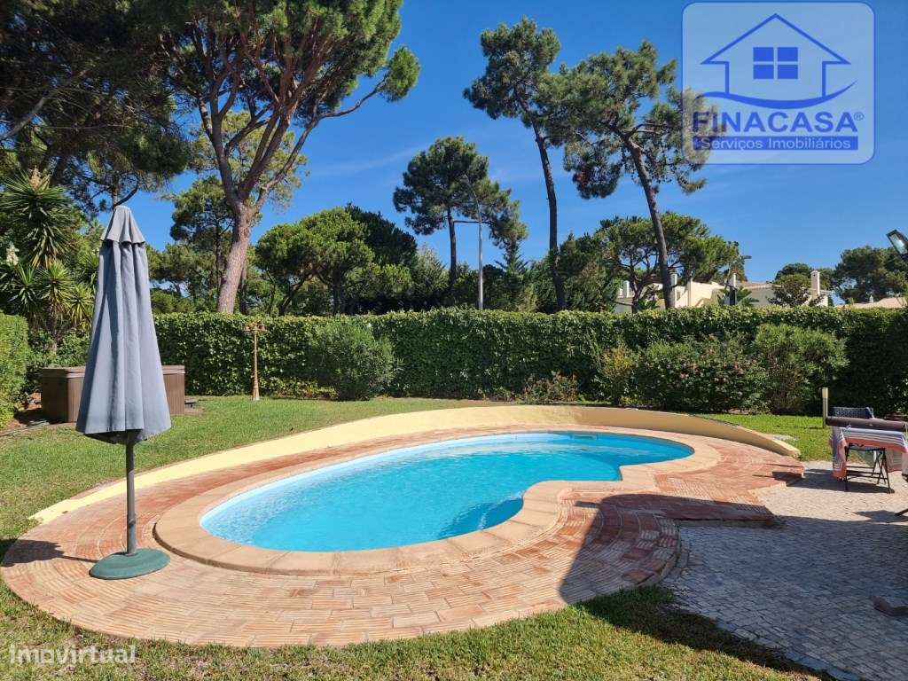 Moradia V3 toda térrea isolada com piscina,jardim e garagem - Vilam...-12