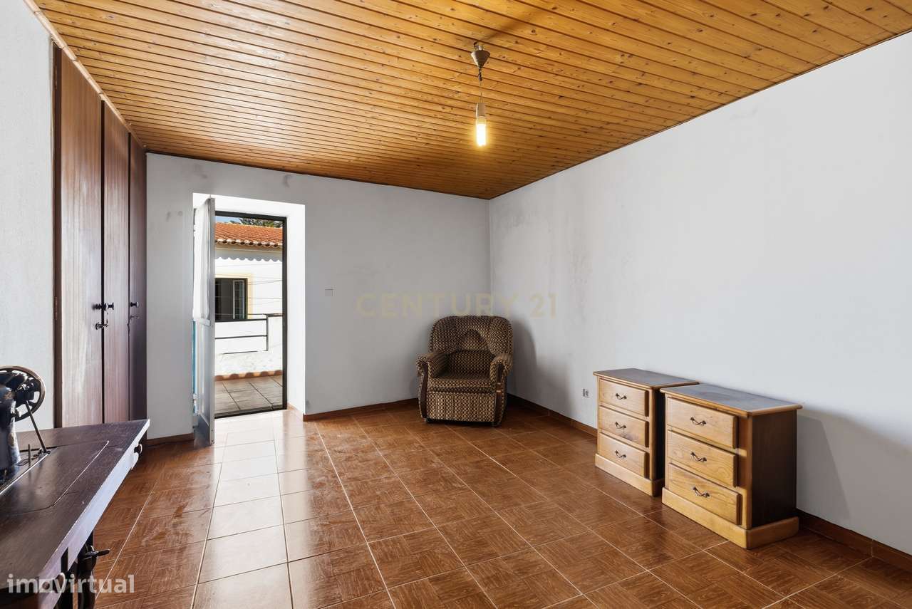 Moradia T1 para Investimento, perto do Sobral de Monte Agraço-12