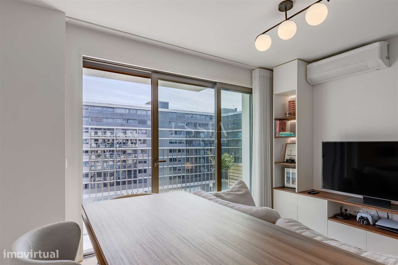 Apartamento T1 Como Novo no Antas Atrium - Totalmente Equipado - Grande imagem: 3/33