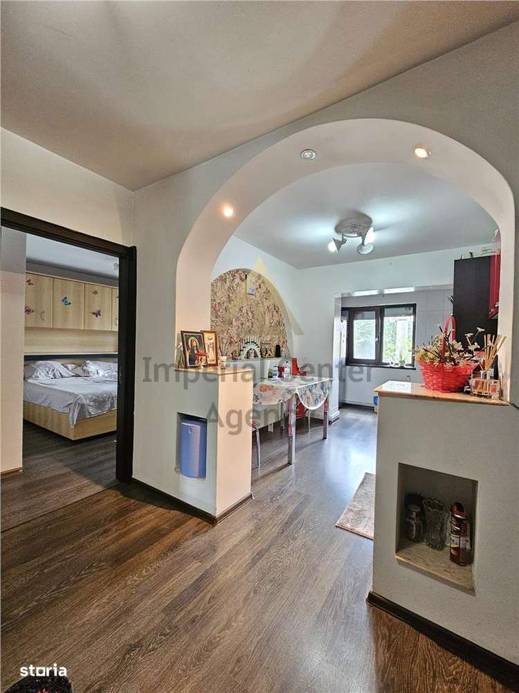 IN EXVLUSIVITATE APARTAMENT 2 CAMERE PARTER DE VANZARE IN ONESTI - Imagine principală: 5/15