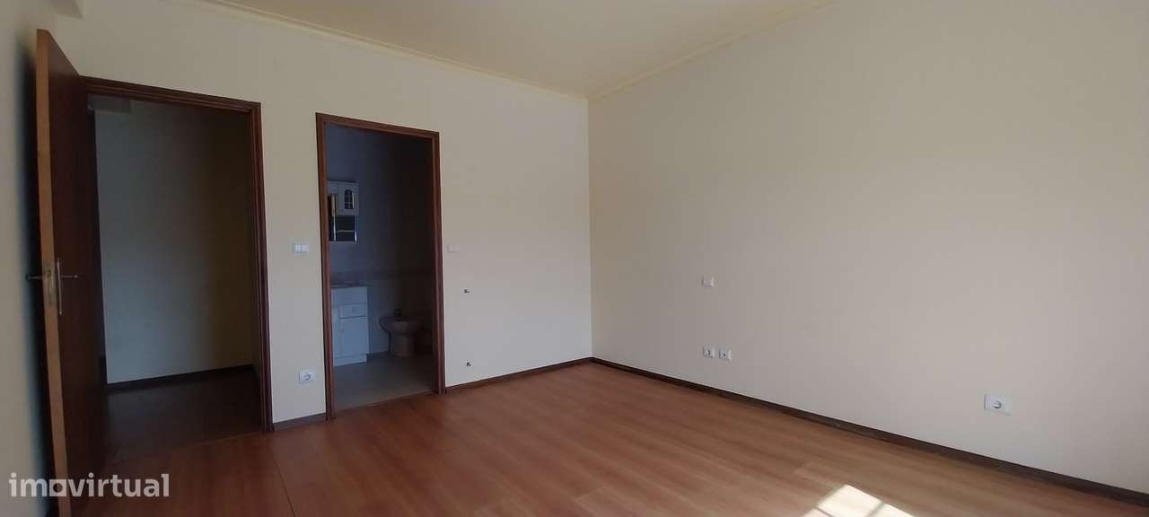 Moradia em Marinha Grande, Moita-13