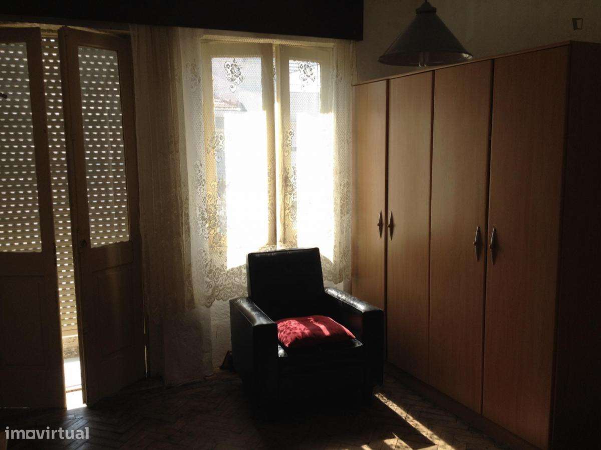 Quarto - localizado em Cedofeita Porto - Grande imagem: 4/28