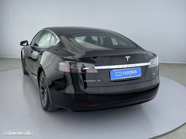 Tesla Model S - 26