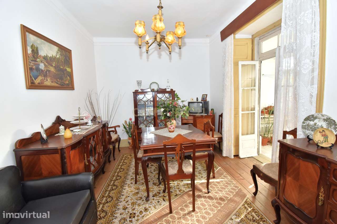 Apartamento T4 para remodelação no centro de Lisboa | Largo Mendonça e - Grande imagem: 2/28