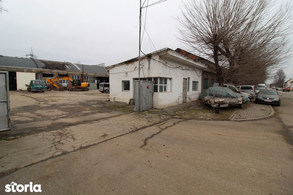 Vând spațiu comercial/industrial în Hunedoara, zona Carpați