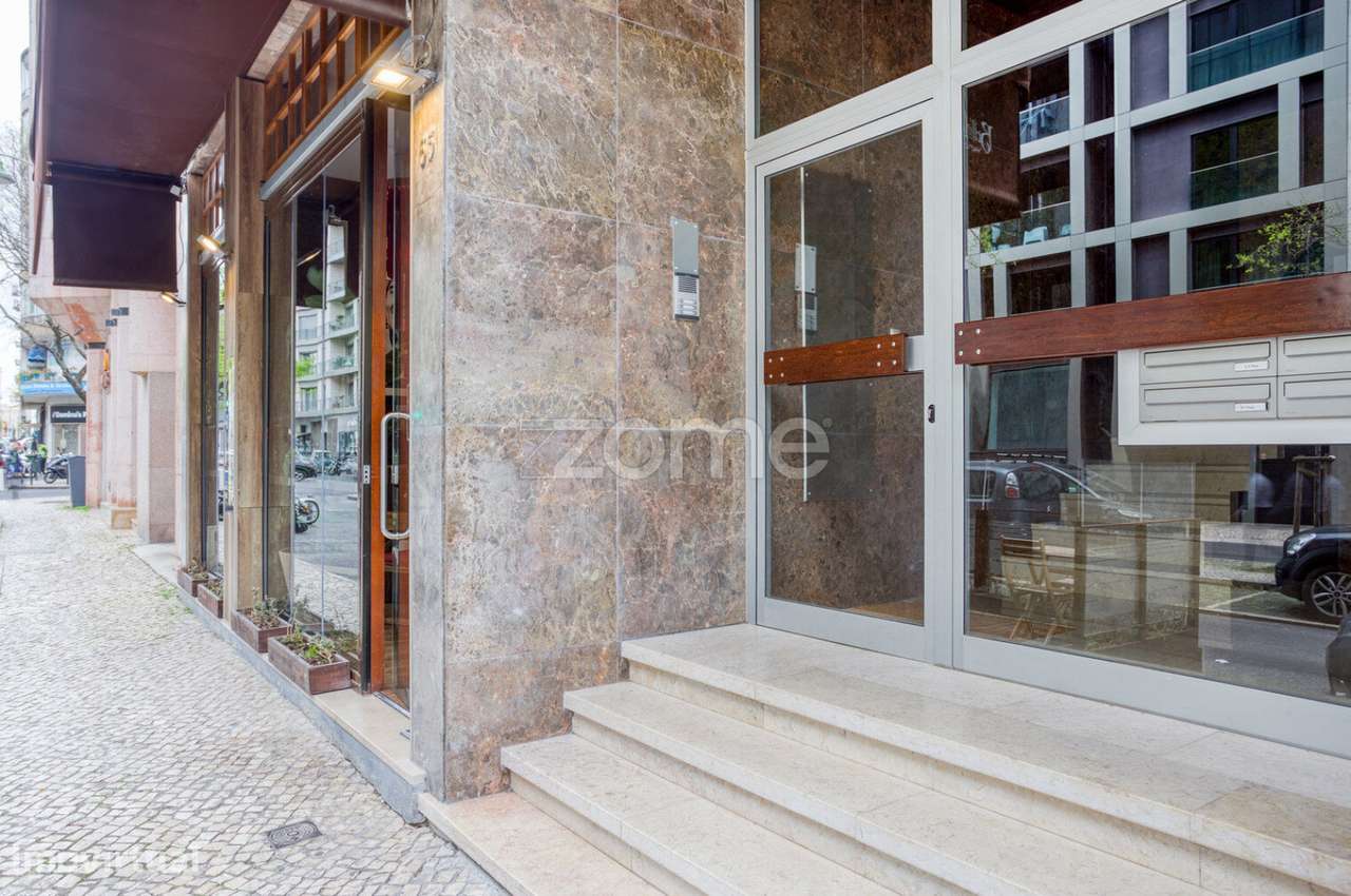 Apt T3 totalmente renovado no centro de Lisboa, junto à Gulbenkian-3