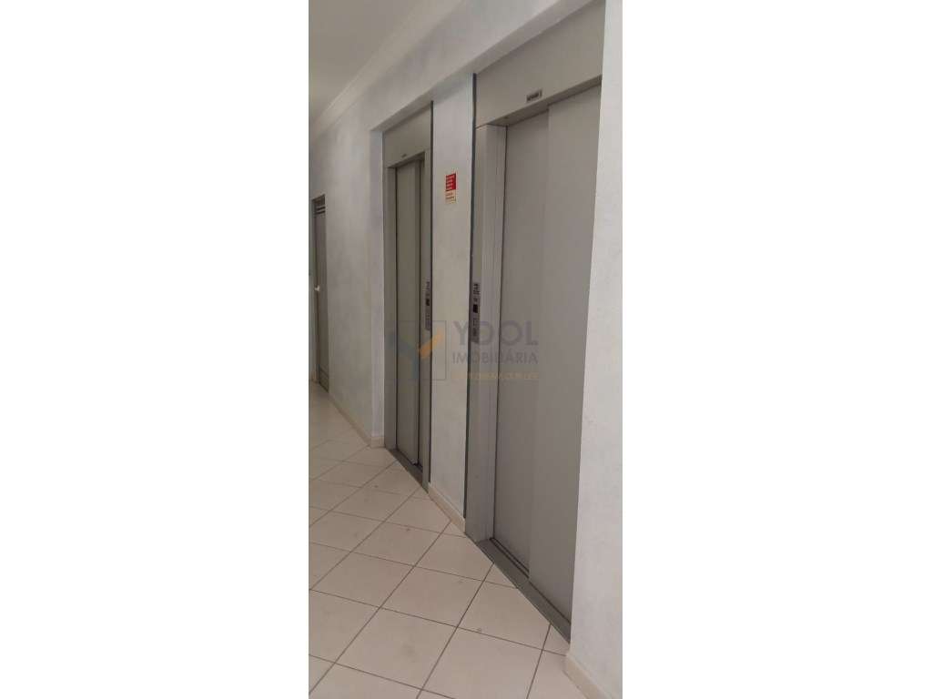 Apartamento T1 com Garagem - Quarteira-2