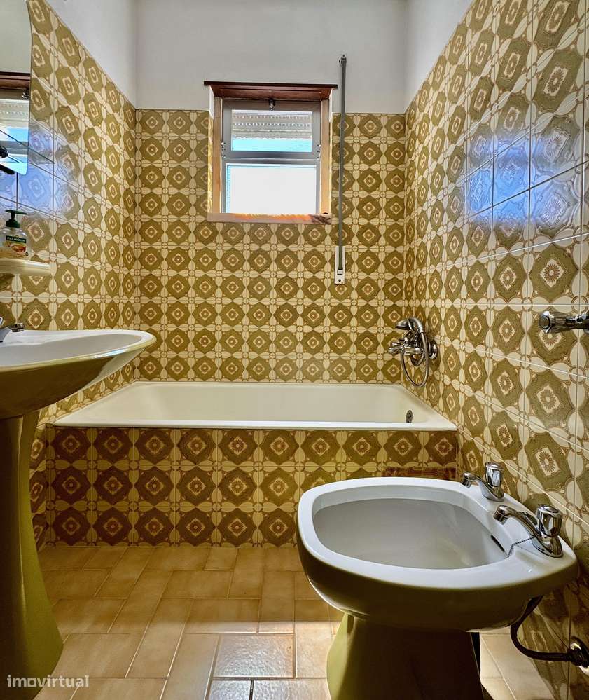 Andar de Moradia T2 | 76 m² | Varanda | Garagem | Porto Salvo-14