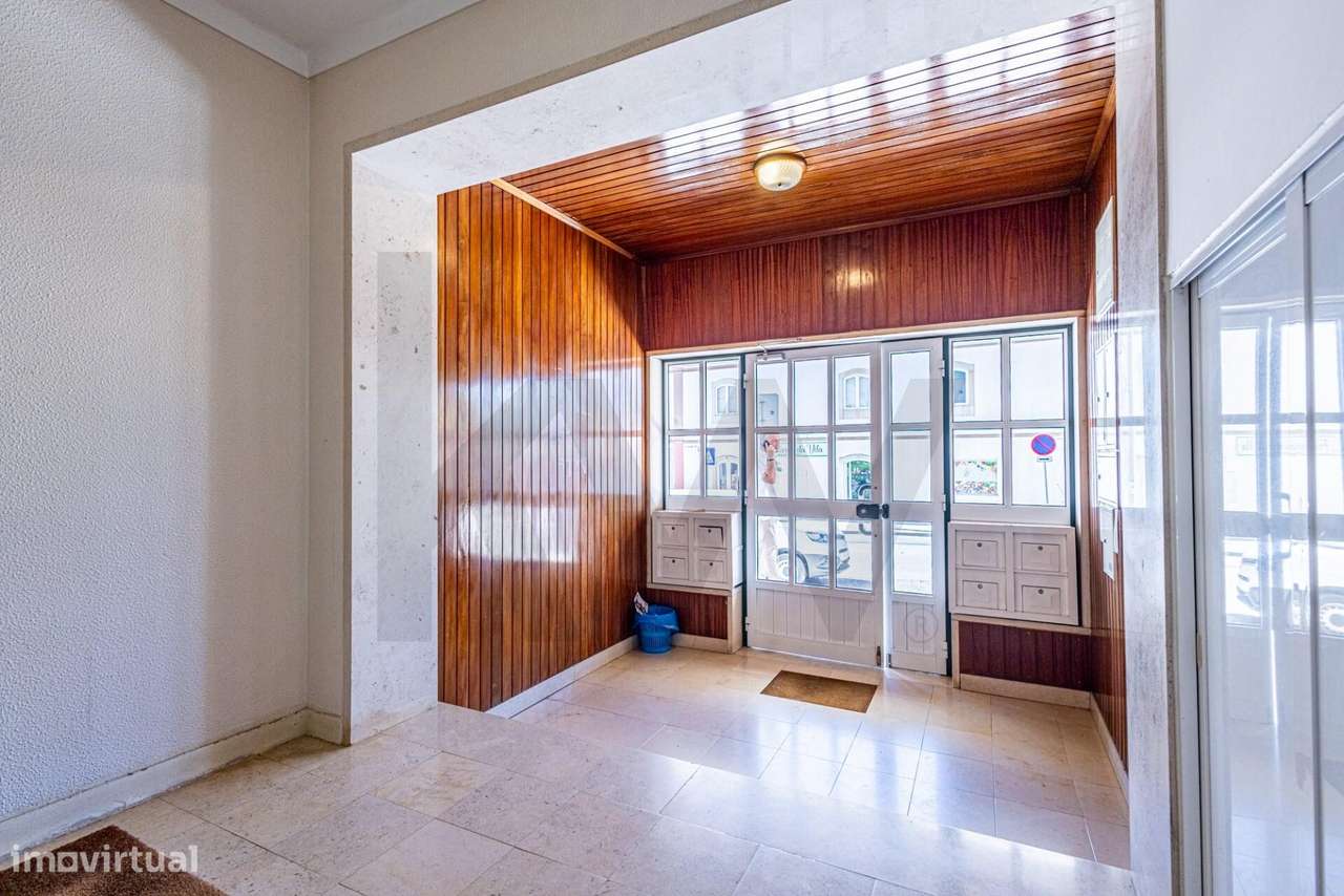 A Sua Porta de Entrada para o Lago Azul e Centro de Portugal: Espaçoso-13
