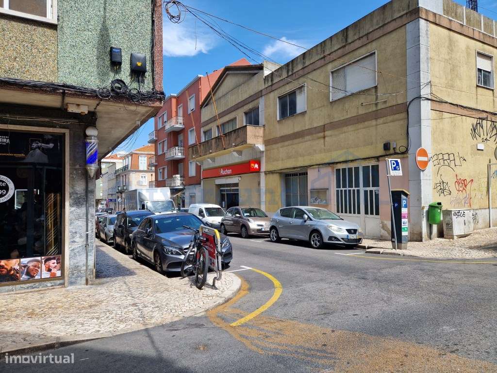 Apartamento T2+1 no centro de Moscavide-23