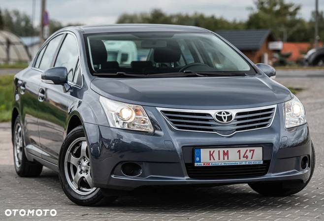 Toyota Avensis - 2