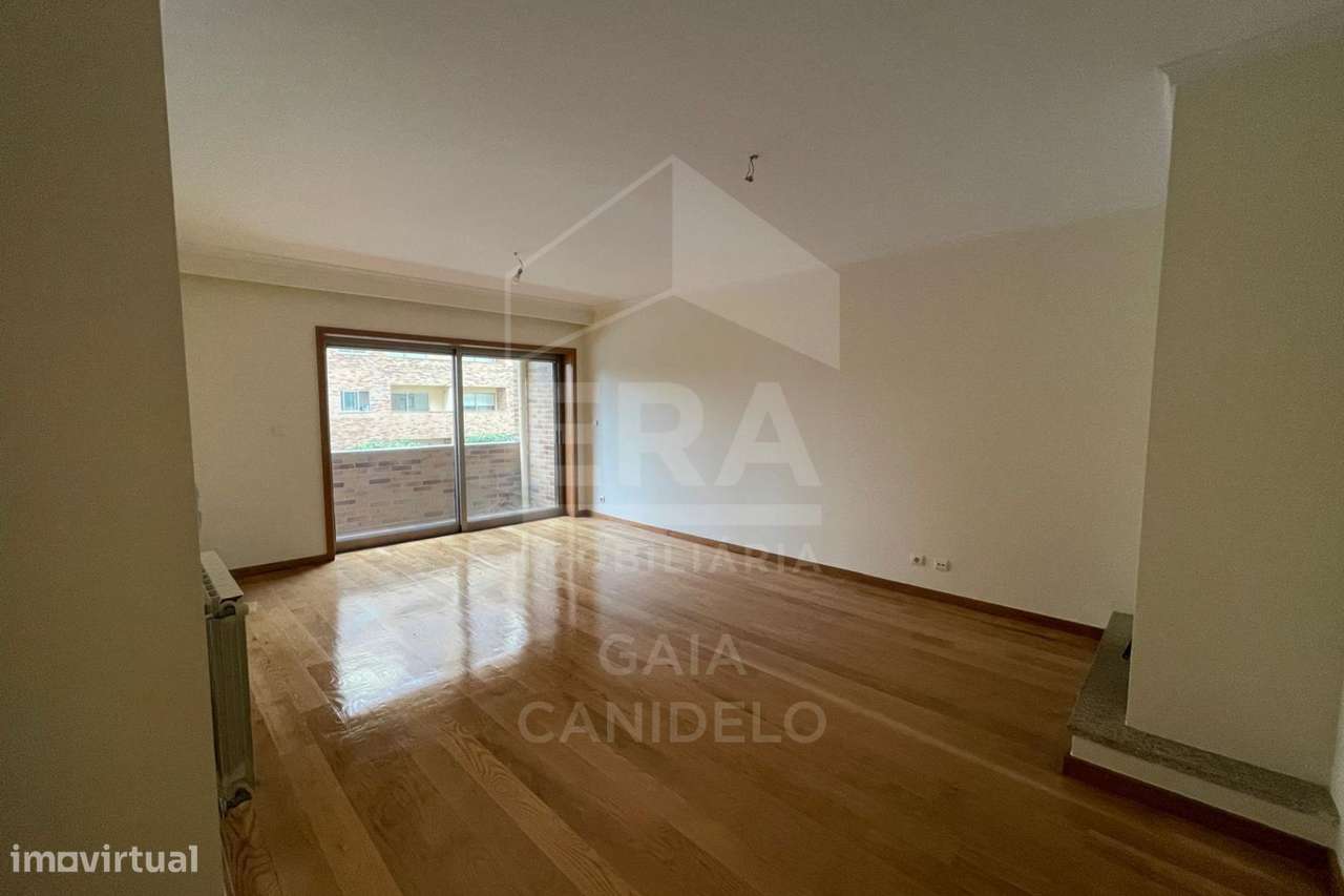 T2 em Condomínio Reservado no centro de Canidelo-4