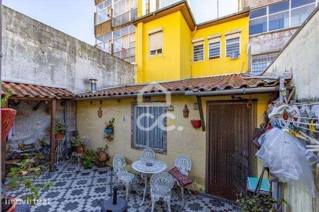 Moradia T6 na Praça Velásquez - Porto-17