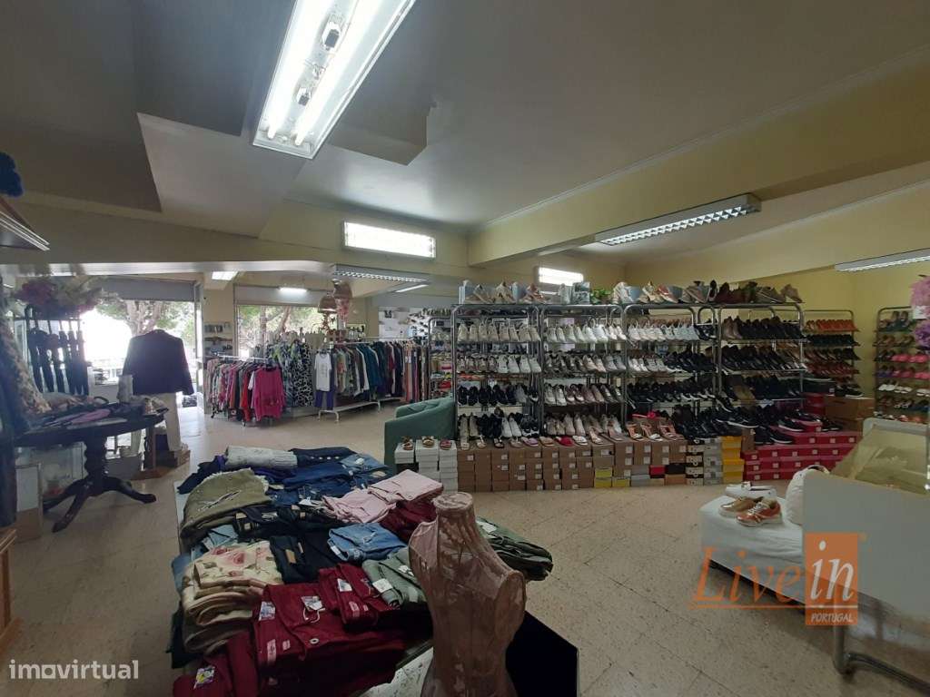 Loja de Pronto-a-Vestir e Sapataria com Armazém em Póvoa de Santo A... - Grande imagem: 2/12