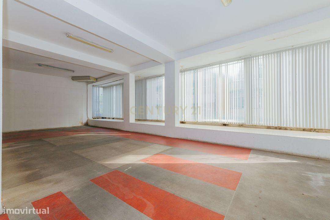 Arrendamento de Loja com 3 pisos em Almada - Grande imagem: 5/36