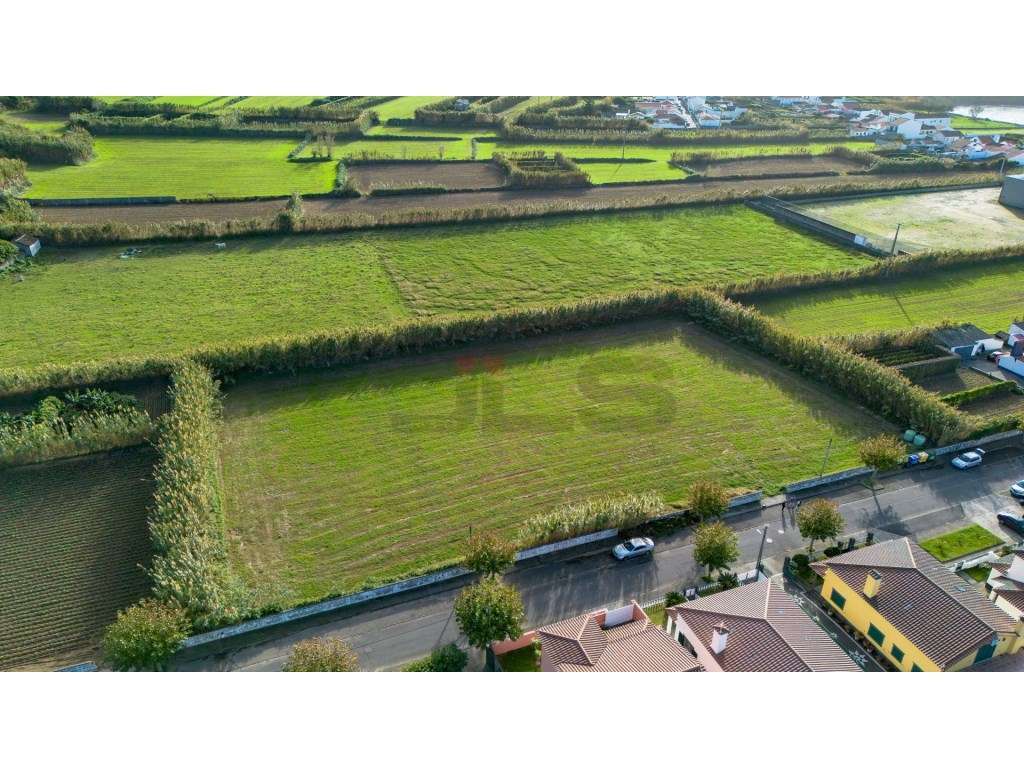 LOTE DE 771M2 situado na Freguesia de Mosteiros, Ilha de São Miguel... - Grande imagem: 3/13