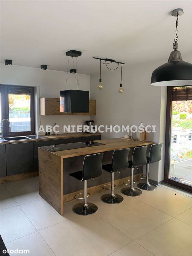 Luksusowy Dom Graniczący Ze Ścianą Lasu!-1