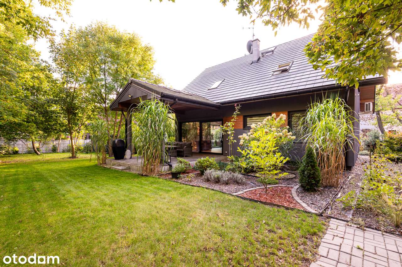 Komfortowy dom z zjawiskową działką świetnie skomunikowany-2