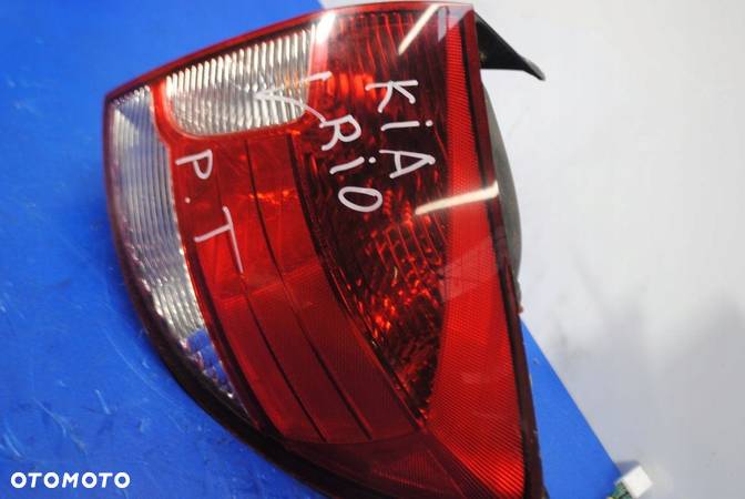 Kia Rio I LAMPA TYŁ PRAWA - 2