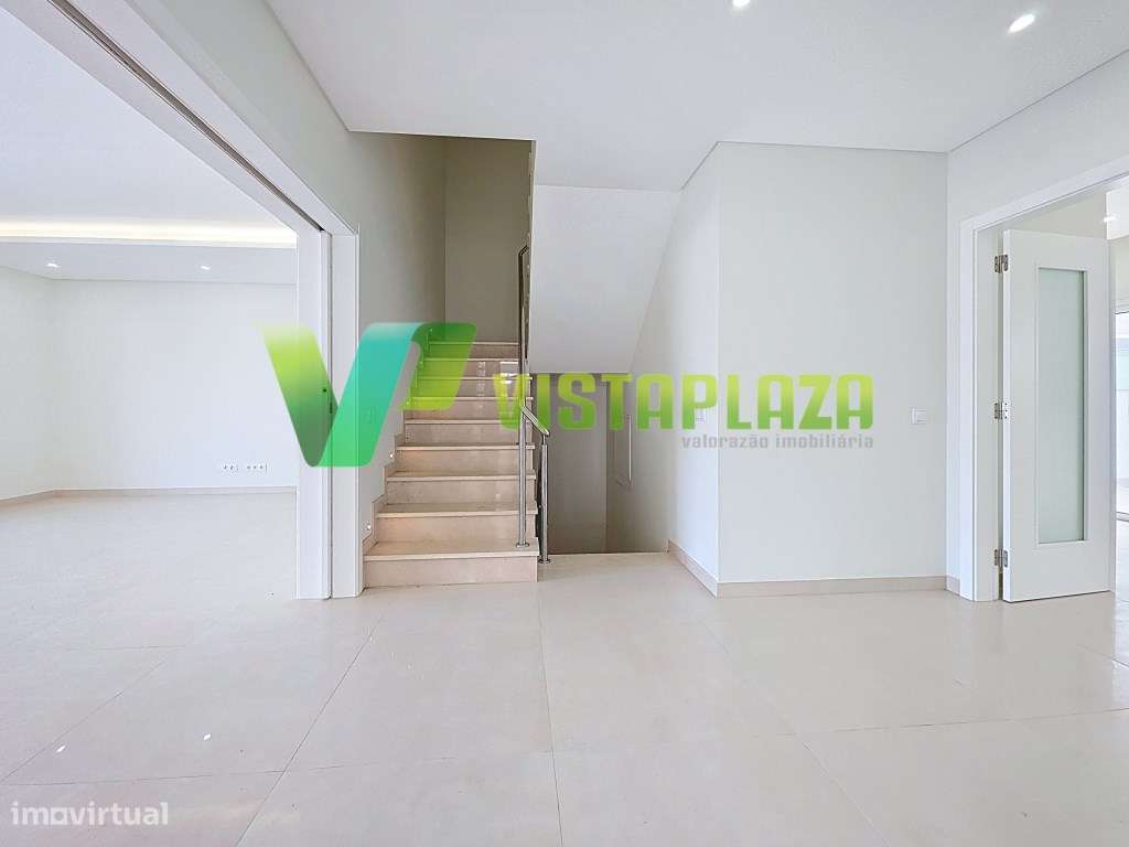 Moradia M3 Geminada com Piscina e garagem, Ferragudo - Algarve - Grande imagem: 5/49