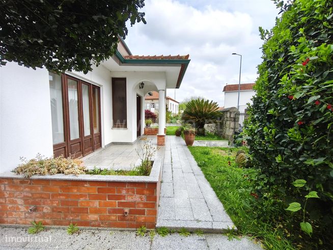 Moradia Isolada T3, Meadela-3