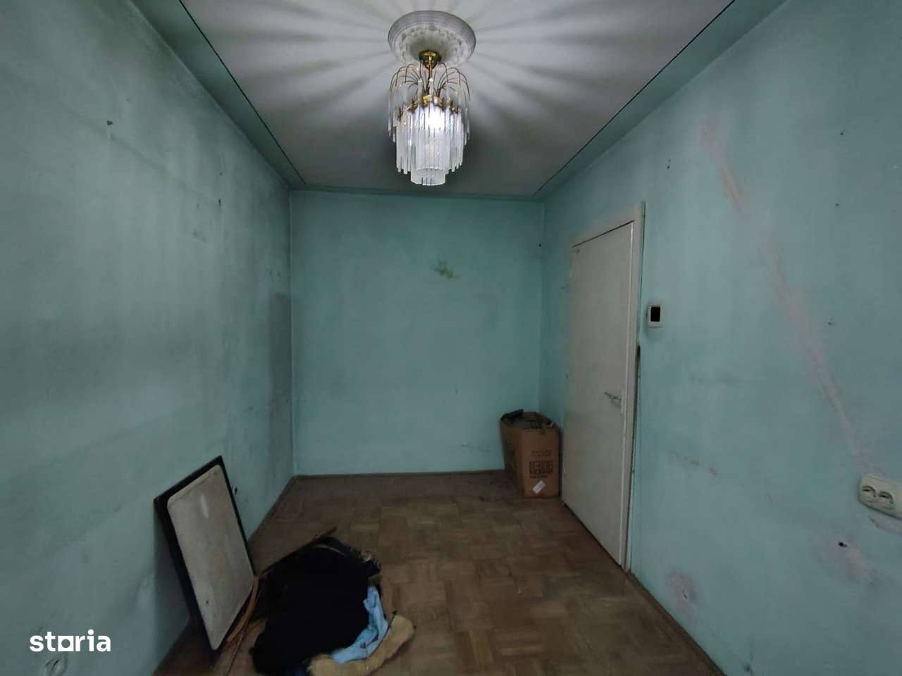 Apartament spatios cu 4 camere et 2-zona Aleea Trandafirilor.-9