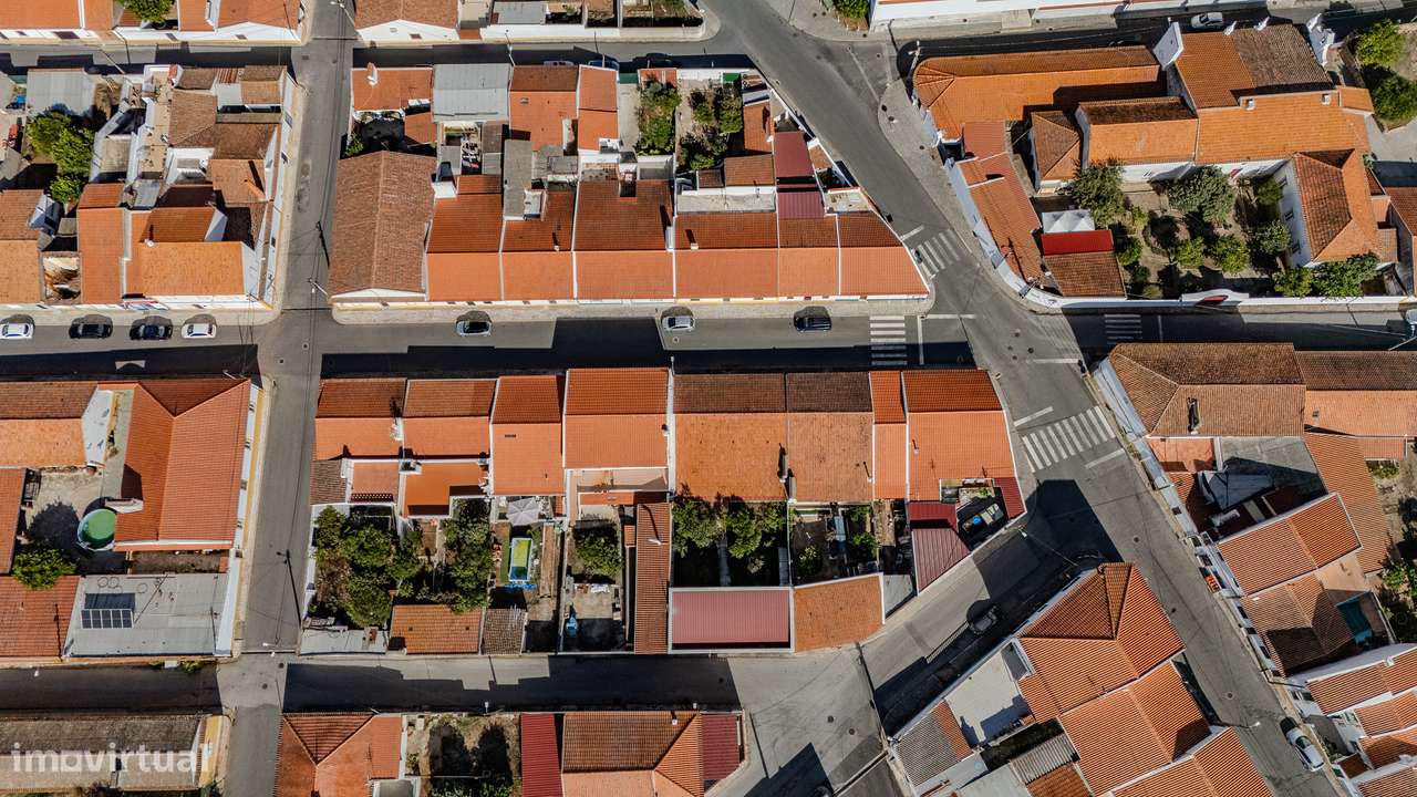 Moradia com Quintal e Garagem à Venda em Viana do Alentejo-59