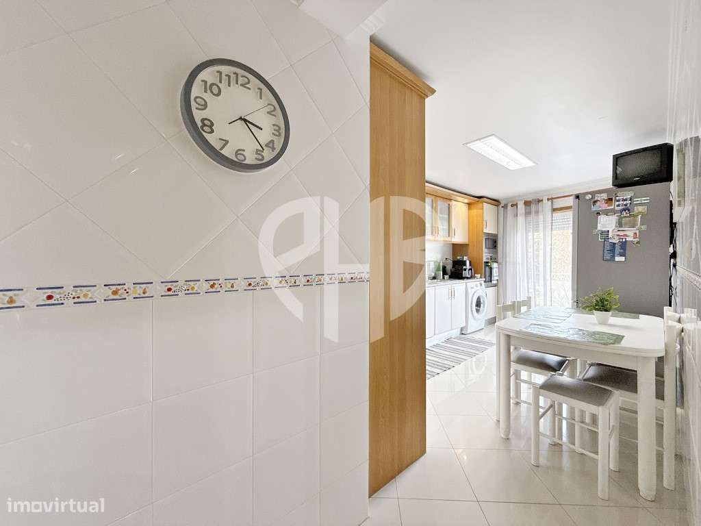 Apartamento T3 / C/Parqueamento // Santa Marta Corroios-3